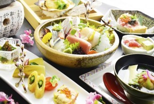 湾仔（ワンチャイ）新鮮な海の幸と季節限定メニュー「日本料理なすび」